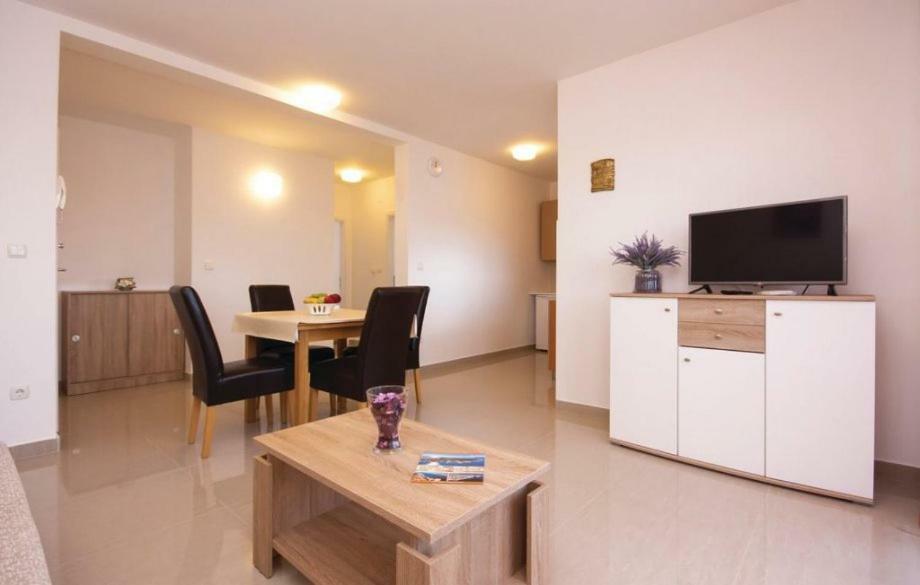 Apartmani Korenika Бродарица Экстерьер фото